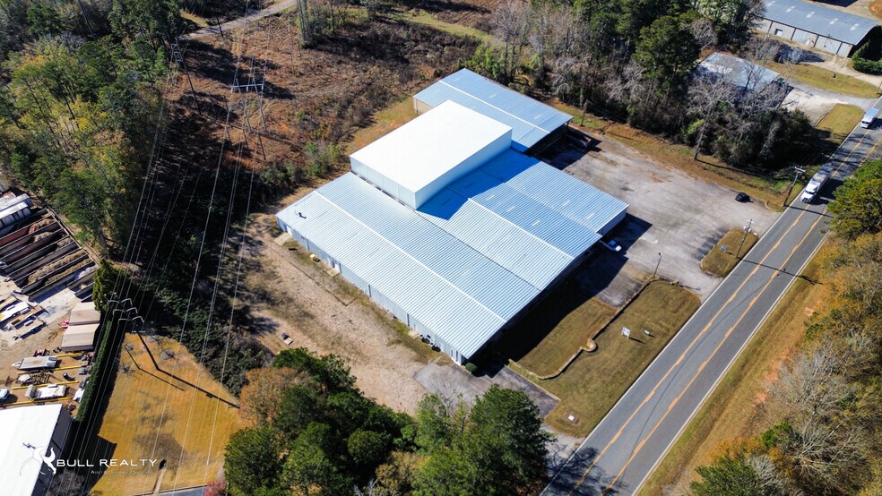 More Photos Of 210 E Lukken Industrial Dr, Lagrange Warehouse For Lease
