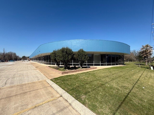 More Photos Of 2530 Old Louetta Loop, Spring Warehouse For Lease