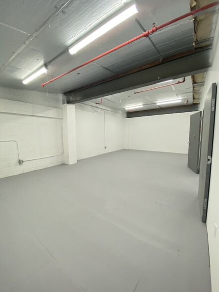 More Photos Of 901 E 31st St, Los Angeles Manufacturing For Lease