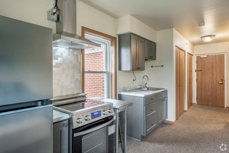 More Photos Of 605 Chase Blvd, Sun Prairie Apartments For Lease