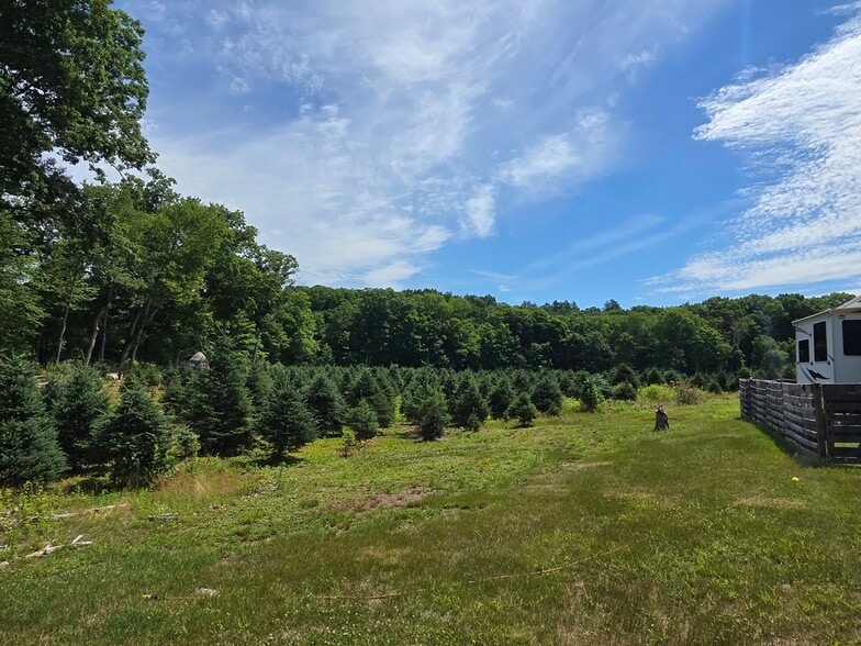 More Photos Of 11 Bunker Hill Rd, Andover Warehouse For Sale