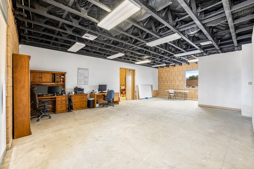 More Photos Of 3301 Micro Pl, Palm Springs Manufacturing For Lease