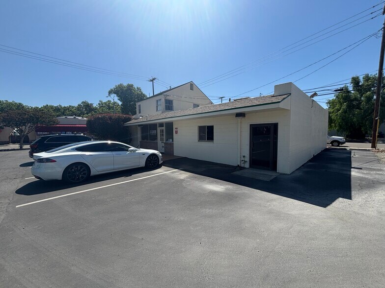 More Photos Of 11 W 12th St, Tracy Light Distribution For Lease