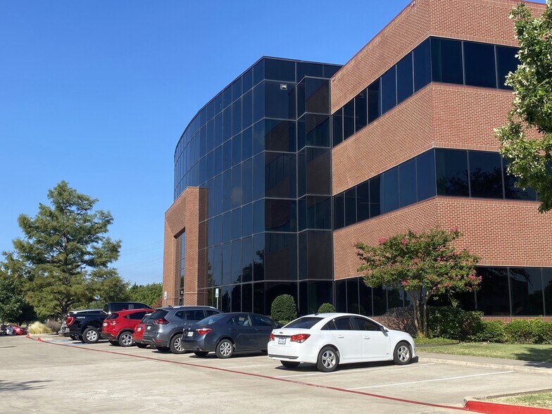 More Photos Of 1575 Heritage Dr, McKinney Office For Lease