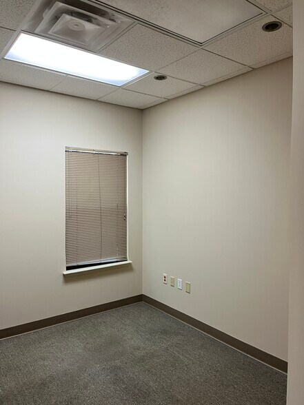 More Photos Of 3956 Sunbeam Rd, Jacksonville Medical For Lease