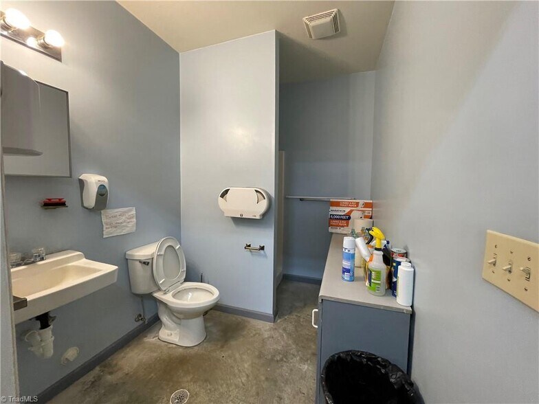 More Photos Of 302 S Main St, King Showroom For Sale