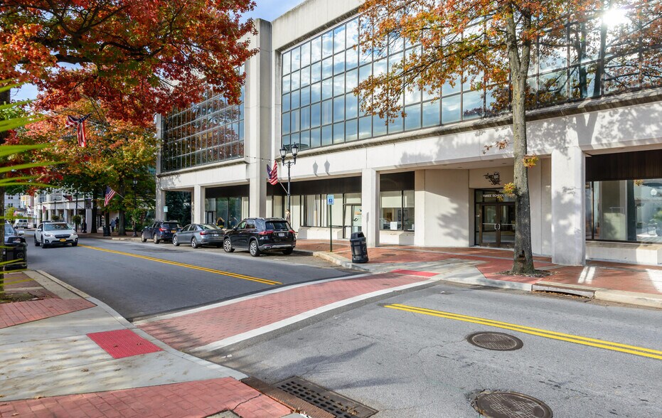 More Photos Of 3 School St, Glen Cove Medical For Sale