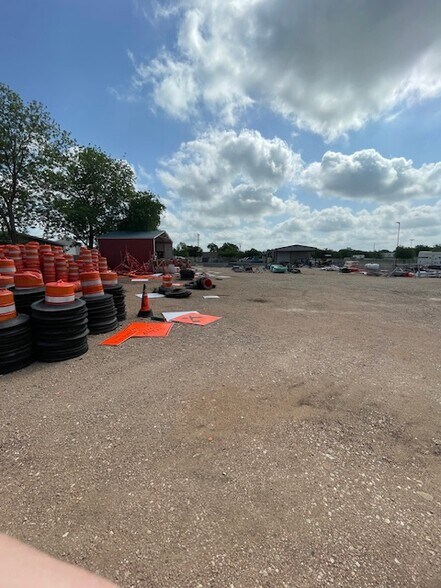 More Photos Of 576 County Road 196, Georgetown Warehouse For Lease