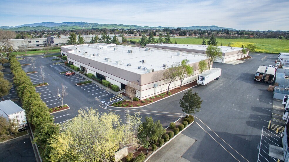 More Photos Of 2349 N Watney Way, Fairfield Unknown For Lease