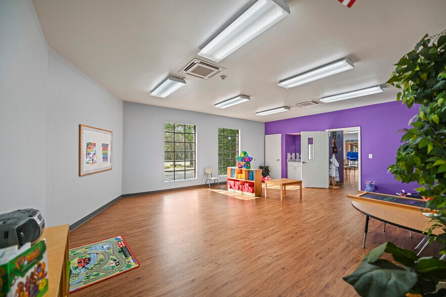 More Photos Of 1202 N Millbend Dr, Spring Religious Facility For Sale