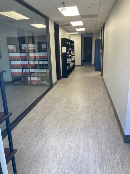 More Photos Of 9305-9335 Millsview Rd, Houston Distribution For Lease