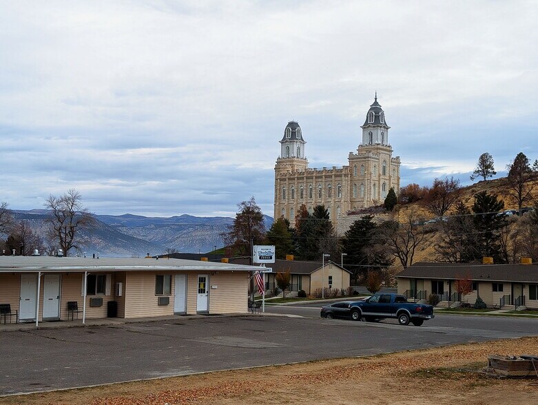 Primary Photo Of 260 E 400 N, Manti Hotel For Sale