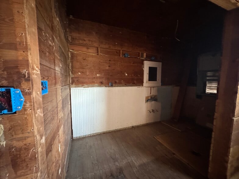 More Photos Of 4219 S Presa St, San Antonio General Retail For Sale