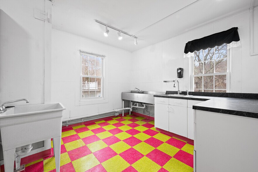 More Photos Of 2 Norwich Rd, East Haddam General Retail For Sale