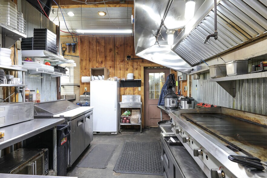 More Photos Of 16454 Appalachian Hwy, Thomas Restaurant For Sale