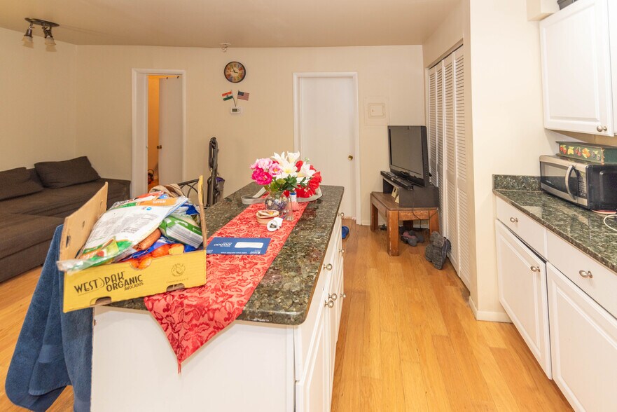 More Photos Of 401-405 S High St, Baltimore Storefront Retail Residential For Sale