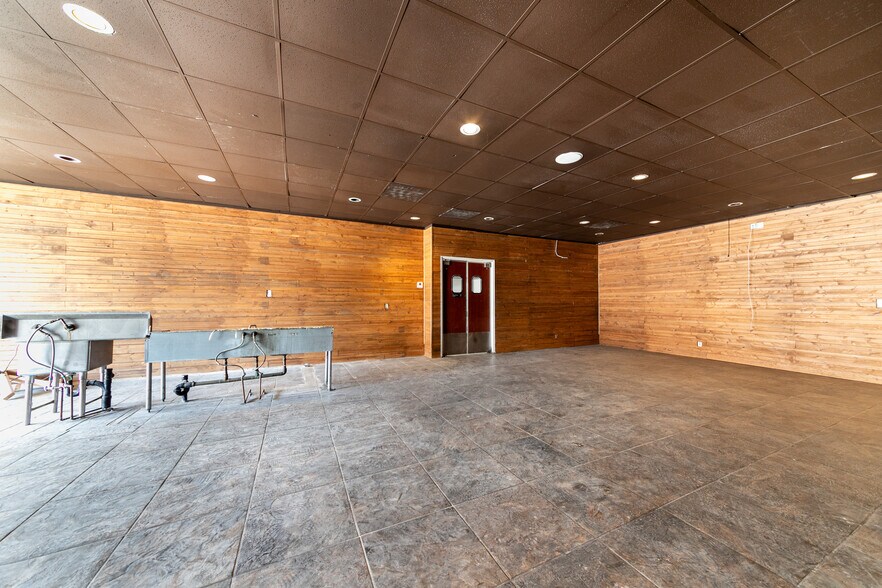 More Photos Of 14711 Princeton Ave, Moorpark Freestanding For Sale