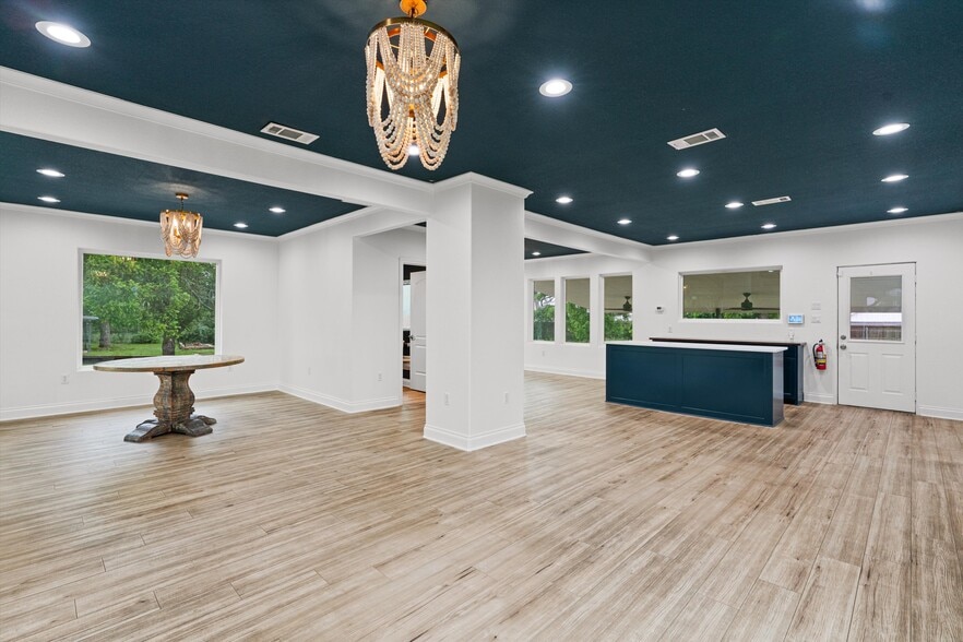 More Photos Of 2023 Main St, Liberty Hill Office For Sale