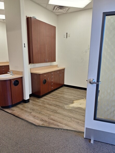More Photos Of 2585 S Nellis Blvd, Las Vegas Freestanding For Lease