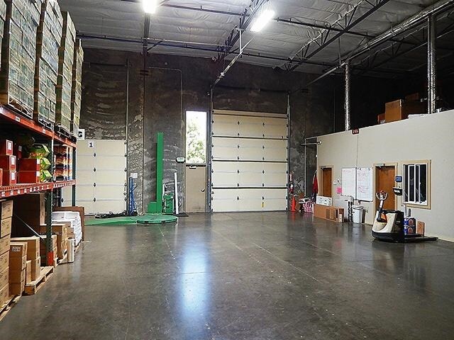 More Photos Of 4201 NE 161st Ave, Portland Warehouse For Lease