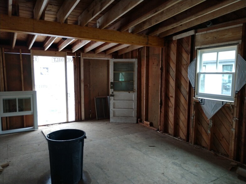 More Photos Of 1336 Glenwood Ave, Atlanta Restaurant For Lease