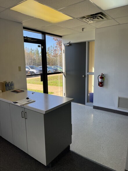 More Photos Of 209 Aerotech Dr, Enfield Office For Lease