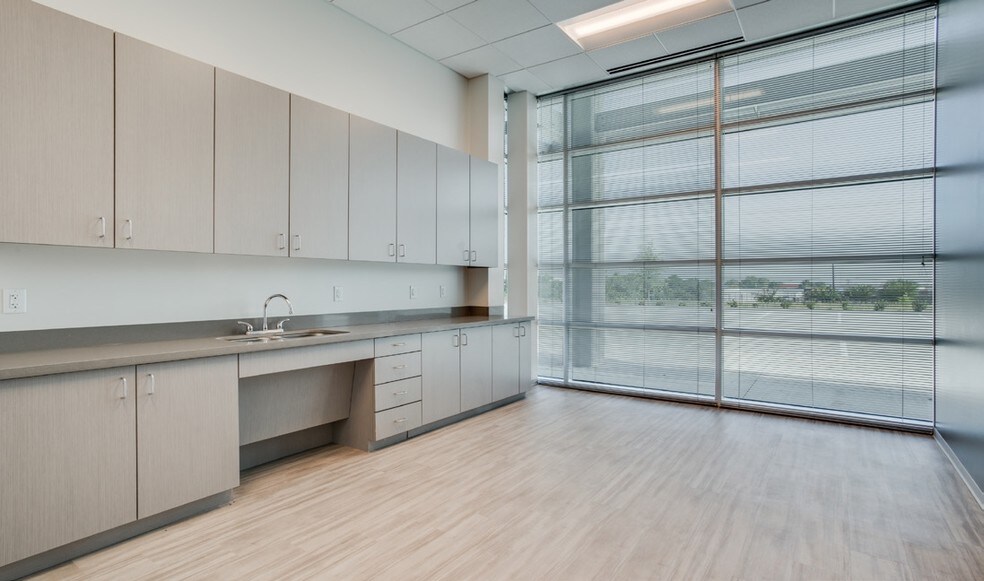 More Photos Of S Airfield Dr, Dallas Unknown For Lease
