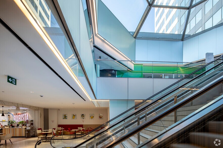 More Photos Of 22 St Clair Ave E, Toronto Office For Lease