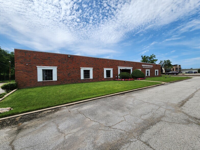 Primary Photo Of 3530 E 31st St, Tulsa Office For Sale