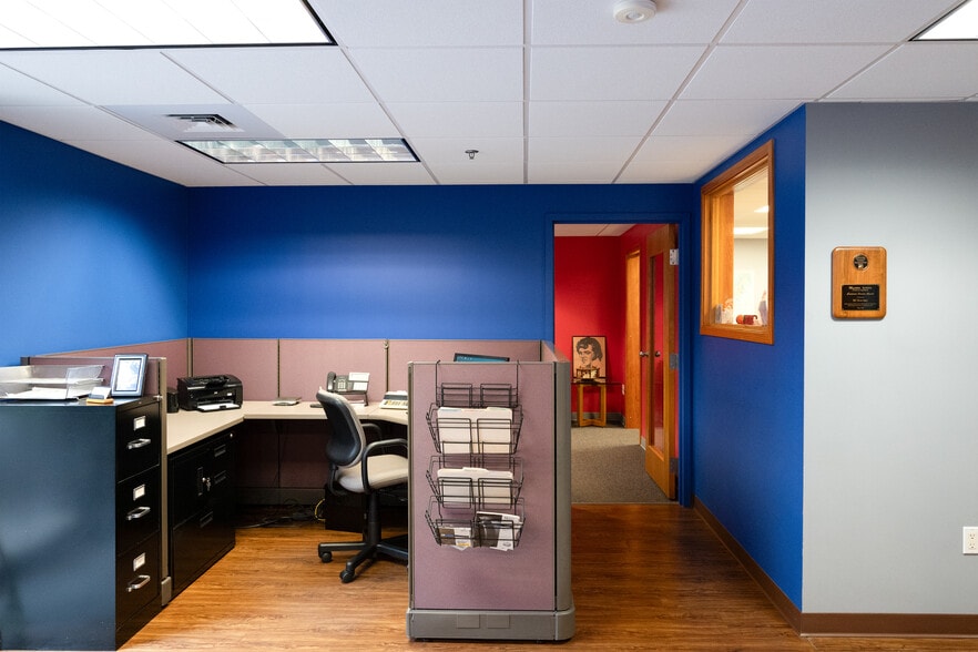 More Photos Of 104 Longwater Dr, Norwell Light Distribution For Sale