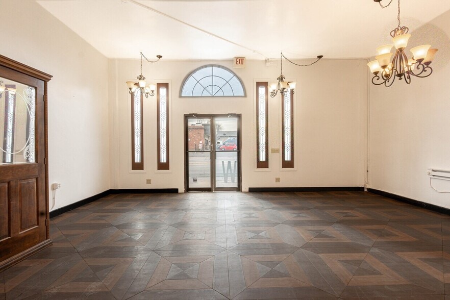 More Photos Of 3933 1/2-3939 1/2 W Colfax Ave, Denver Unknown For Lease