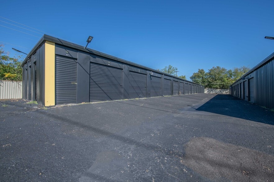 More Photos Of 405-407 S Twin Creek Dr, Killeen Self Storage For Sale