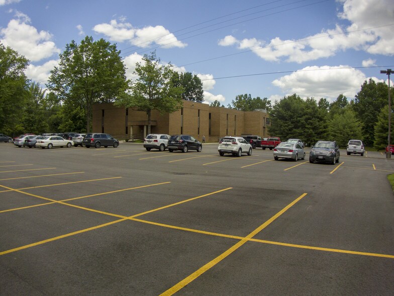 More Photos Of 4944 Belmont Ave, Youngstown Medical For Lease