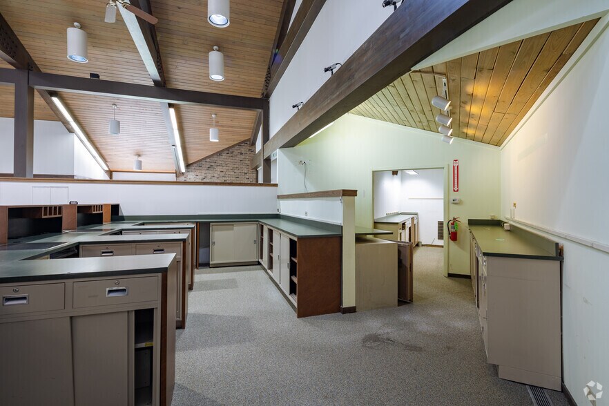 More Photos Of 20900 S Western Ave, Olympia Fields Bank For Sale