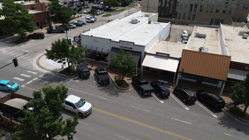 More Photos Of 4 S Broadway, Edmond Storefront For Sale