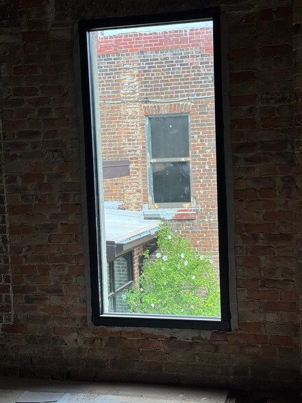 More Photos Of 519 S Elm St, Greensboro Storefront For Lease