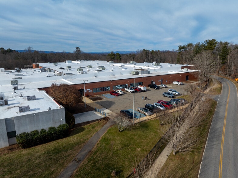 More Photos Of 128 Bingham Rd, Asheville Light Manufacturing For Lease