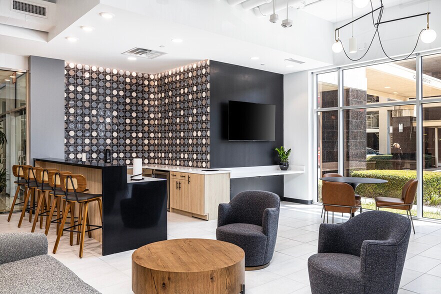 More Photos Of 7800 N Dallas Pky, Plano Office For Lease