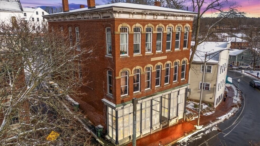 Primary Photo Of 11 Elm St, Amesbury Apartments For Lease