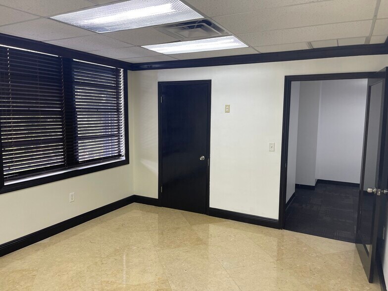 More Photos Of 13550 SW 88th St, Miami Medical For Lease
