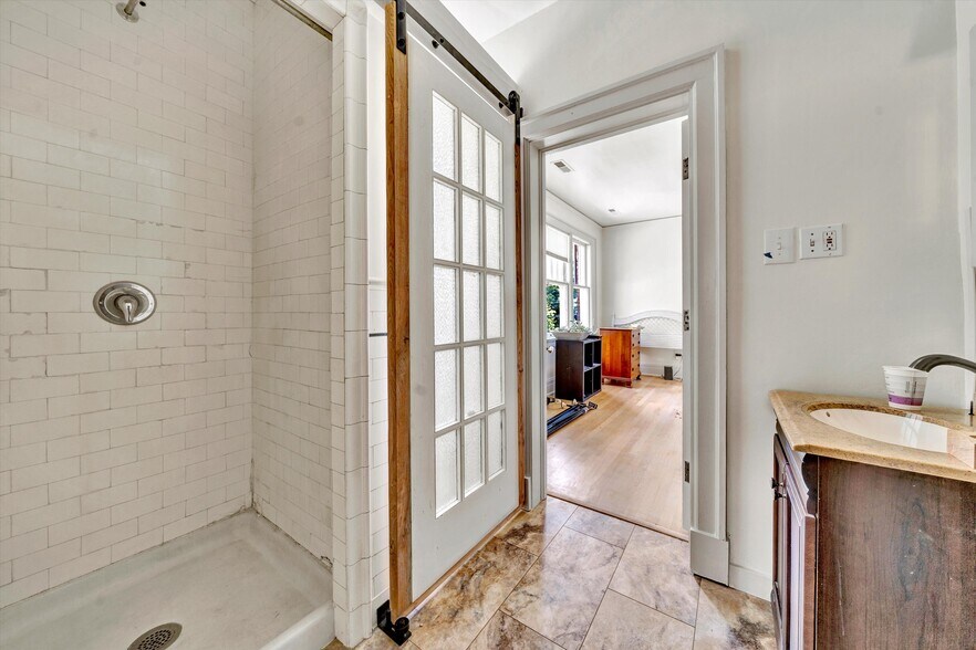 More Photos Of 1736 Grandin Rd SW, Roanoke Apartments For Sale