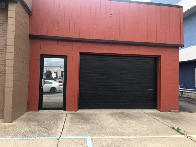 More Photos Of 6816 E 82nd St, Indianapolis Freestanding For Lease