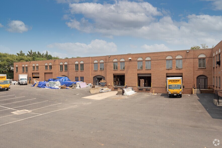 More Photos Of 21480 Pacific Blvd, Dulles Light Manufacturing For Lease