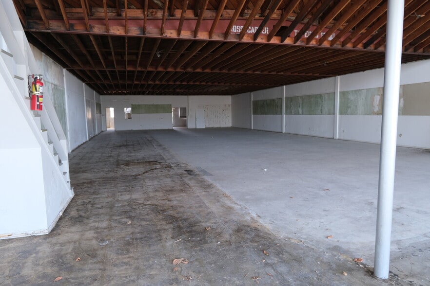 More Photos Of 13102 Hawthorne Blvd, Hawthorne Storefront Retail Office For Lease