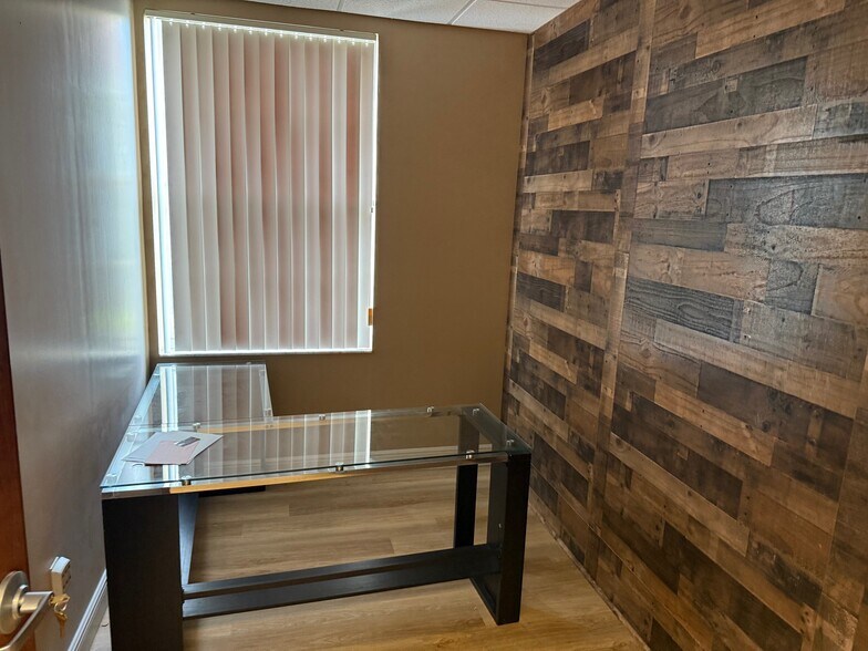 More Photos Of 6921 Pistol Range Rd, Tampa Office For Sale
