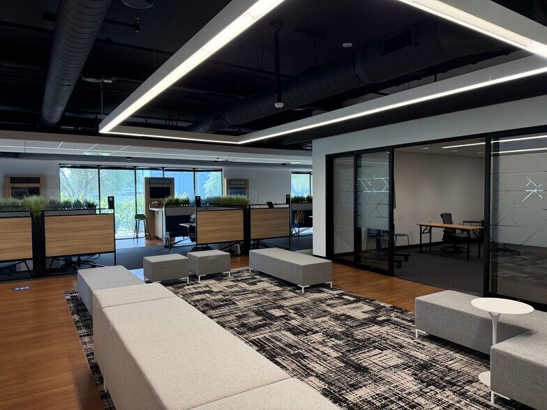 More Photos Of 8000 Edgewater Dr, Oakland Office For Lease