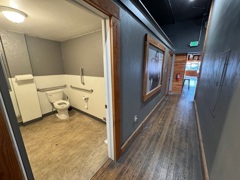 More Photos Of 504 E Center St, Pocatello Storefront For Lease