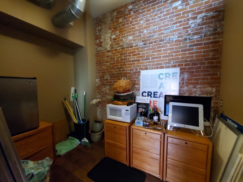 More Photos Of 208 Main St, Lewiston Loft Creative Space For Sale