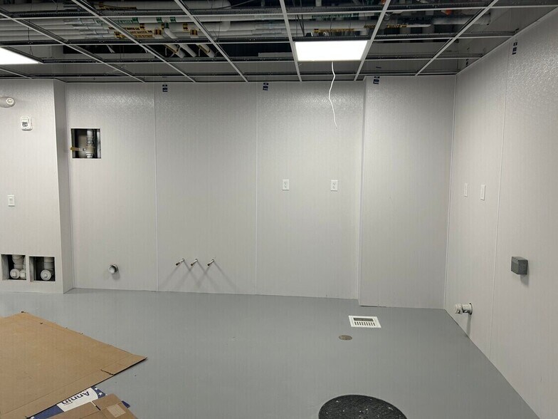 More Photos Of 18-20 Innerbelt Rd, Somerville Storefront For Sale