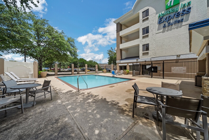 More Photos Of 4609 Citylake Blvd W, Fort Worth Hotel For Sale